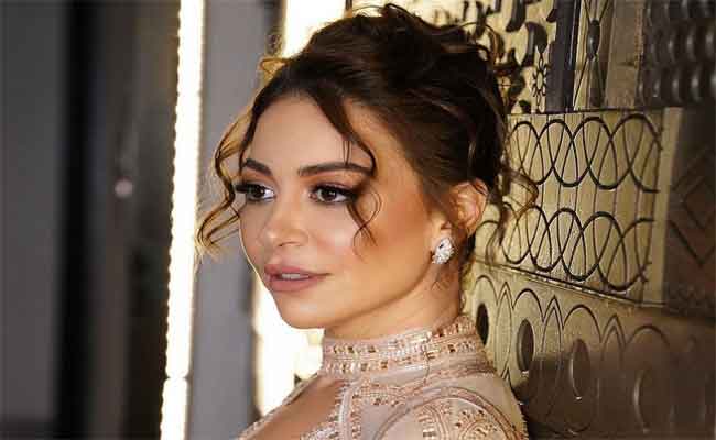 منة شلبي تقدم شمس وقمر في موسم الرياض وهذه مواعيد العرض