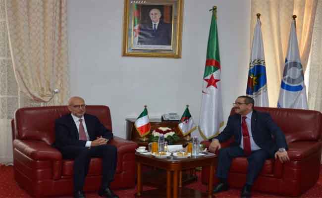 المدير العام للجمارك يستقبل السفير الإيطالي