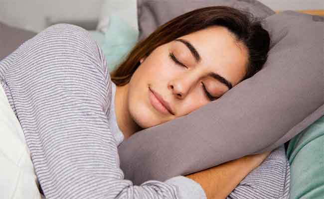 ما هي أسباب نعاس الحامل في الشهر التاسع، وهل لها تأثير على نوع الولادة وحياة الجنين؟