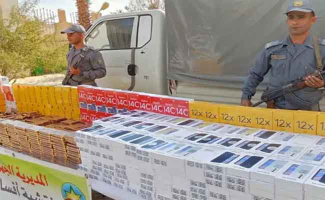 توقيف شخص متلبس بكميات معتبرة من الهواتف الذكية والمكملات الجنسية بالوادي