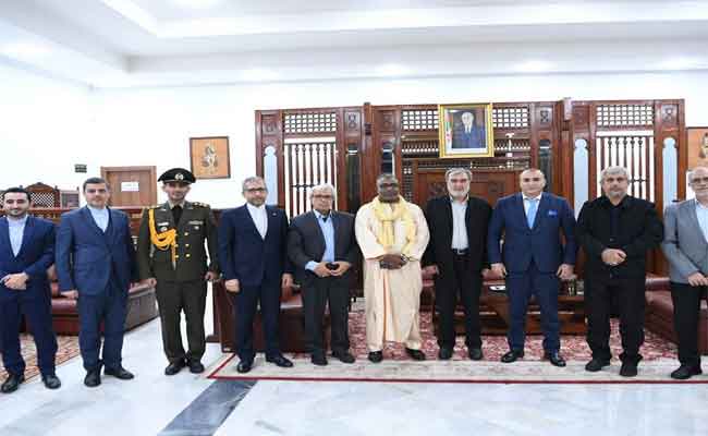 وفد عن لجنة الأمن القومي بمجلس الشورى الإيراني يحل بالجزائر