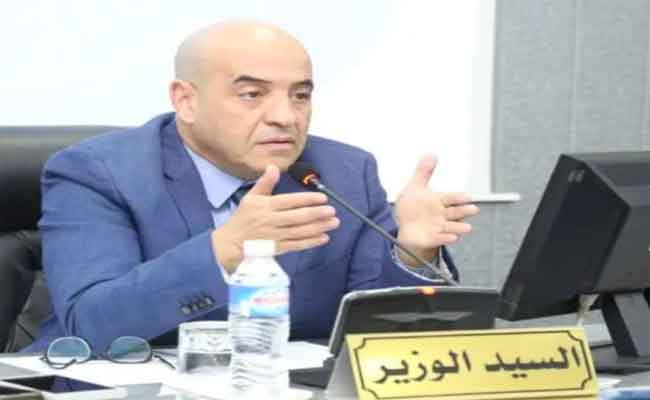 زهانة يؤكد استعداد وزارته لمرافقة المتعاملين الاقتصاديين في عمليات التصدير