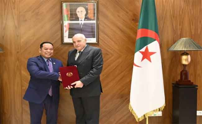 عطاف يستقبل سفيري ماليزيا وكازاخستان الجديدين