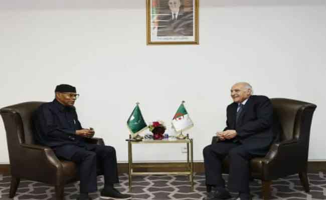 عطاف يتباحث مع بن شمباس مستجدات الأزمة السودانية والأوضاع بمنطقة الساحل الصحراوي