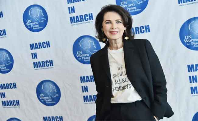 وفاة عارضة الأزياء والممثلة ديل هادون واشتباه تعرضها للتسمم