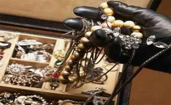 إدانة شخص بـ5 سنوات حبسا تورط في اقتحام مسكن ليلا والاستلاء على 65 مليون سنتيم ومجوهرات بالشراقة