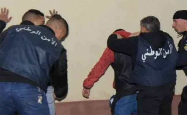 الإطاحة بثلاث أشخاص ضمنهم فتاة يحترفون سرقة المنازل بسوق أهراس