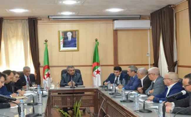 اجتماع سعداوي مع الاتحادية الوطنية لعمال التربية