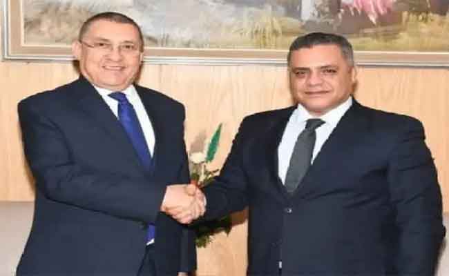 استقبال مراد من طرف نظيره التونسي