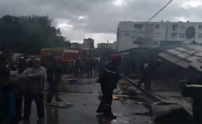 نشوب حريق مهول بسوق الخضر والفواكه في عنابة