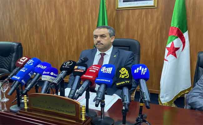 سعداوي يجتمع بالكناباست لحل مشاكل القطاع