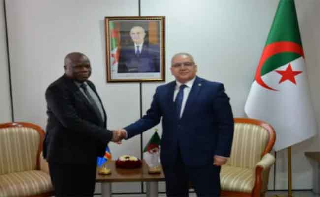 الجزائر والكونغو الديمقراطية تدرسان سبل تعزيز العلاقات الثنائية