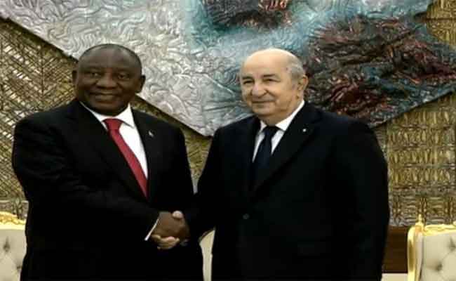 تبون يجري محادثات على انفراد مع نظيره الجنوب الإفريقي