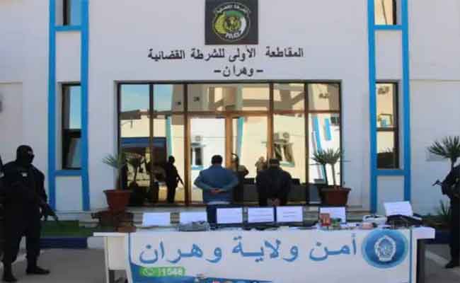 تفكيك شبكة تحترف صنع والاتجار بالأسلحة والذخيرة الحربية بوهران