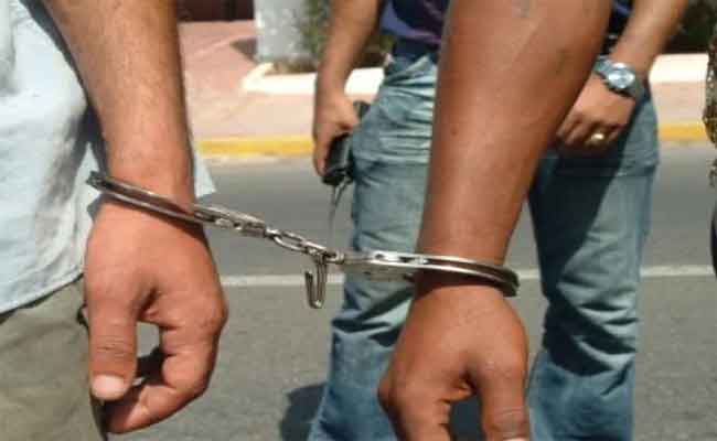 توقيف شخصين يحترفان النصب والإحتيال على تجار اللحوم ببجاية