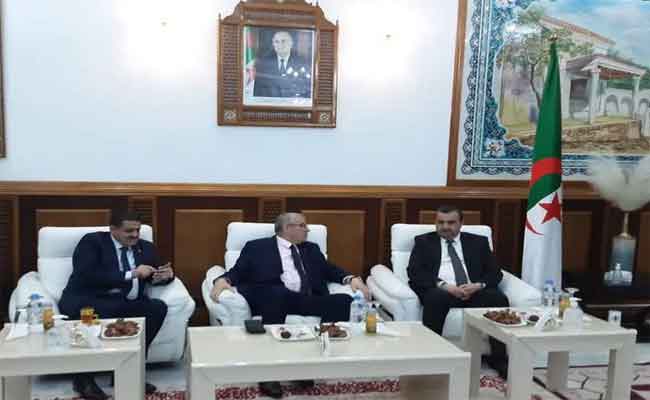 وفد رفيع برئاسة عرقاب في زيارة تفقدية لعدد من المشاريع بوهران