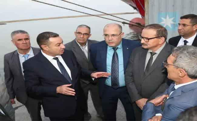 وزير النقل يبدي عدم رضاه على سير الأشغال في ميناء الجزائر بعد زيارة فجائية