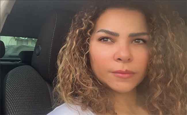 ألفت عمر تعلن موعد عزاء والدها…وهكذا وصفت حالها