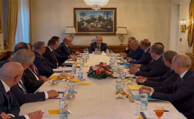 عقد شايب لقاءً مع رؤساء عدد من المراكز القنصلية بإيطاليا