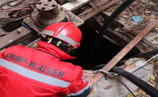 إخراج شخص سقط في بئر بالعاصمة