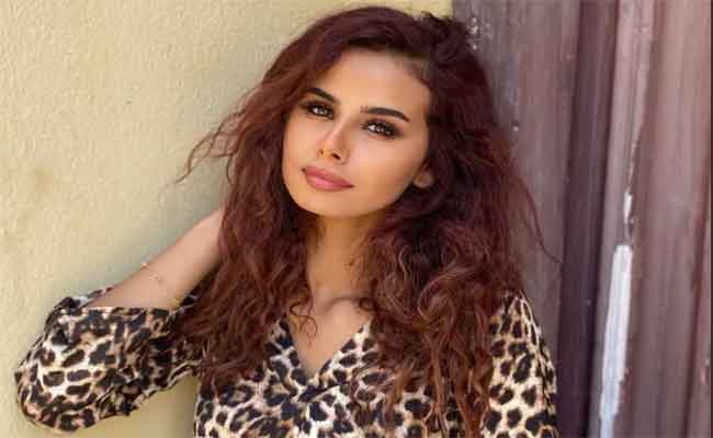 منة عرفة تروّج لشخصيتها بمقطع فيديو من كواليس وتقابل حبيب…