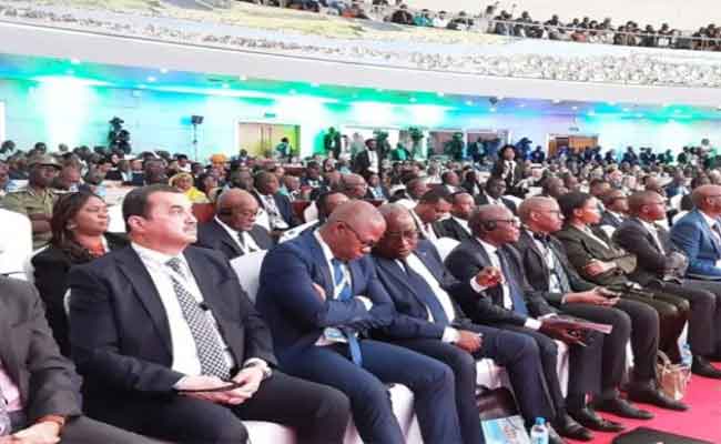 مشاركة عرقاب في أشغال قمة رؤساء الدول الإفريقية حول الطاقة