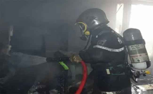 نشوب حريق داخل ورشة نجارة بتيبازة