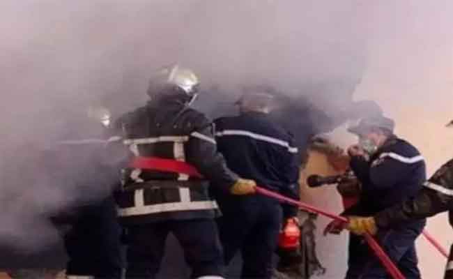 نشوب حريق داخل ورشة نجارة بالعاصمة