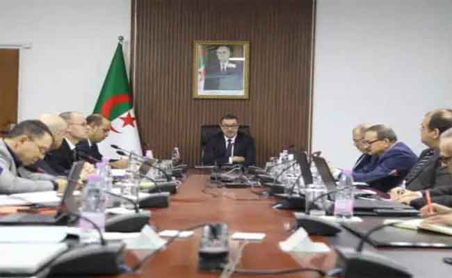 سعيود يترأس اجتماعا لإعادة بعث مشروع نظام إدارة حركة السفن والسلامة والأمن البحريين