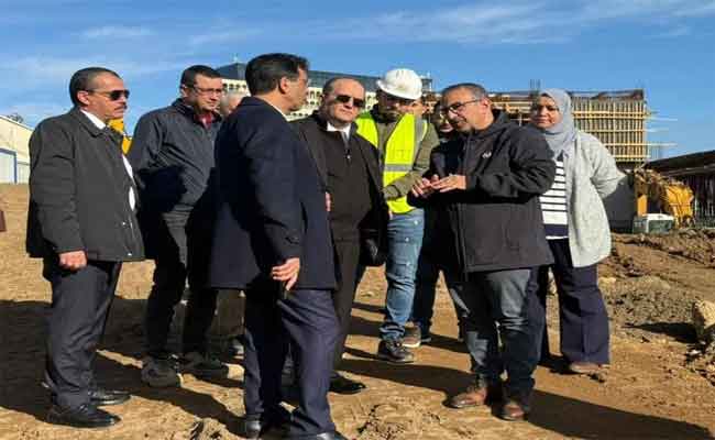 سيفي يقوم بزيارة فجائية لموقع مشروع قصر المعارض الجديد