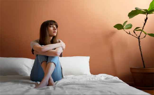 هل العزلة عن الناس نضج فكري أم مرض نفسي؟