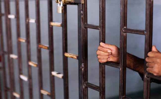 الإشادة بمنشورات إرهابية تزج بصاحب صفحة فايسبوكية في السجن 7 سنوات