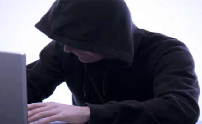 متابعة غيابية لصاحب موقع إلكتروني سلب قاصرة 4 ملايين سنتيم…