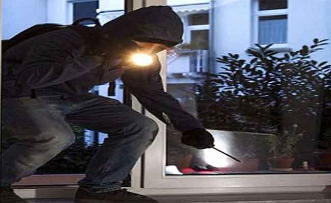 تفكيك شبكة إجرامية تحترف سرقة المنازل بتاسوست بجيجل