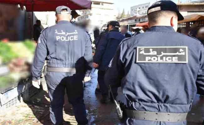 حملة أمنية تطهيرية لتحرير الأرصفة والطرقات والقضاء على التجار المحتلين للطرقات بسوق أهراس
