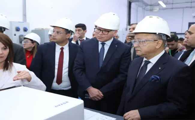 تدشين بداري مؤسسة الدراسات والانجازات في الطاقات المتجددة