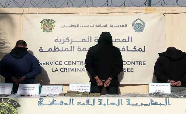 توقيف 3 أشخاص يحترفون تهريب الفضة وضبط مبالغ مالية بعملات أجنبية بورقلة