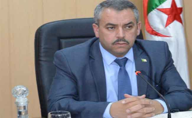 وزير التربية يستمع لمطالب وانشغالات أساتذة التعليم المتوسط