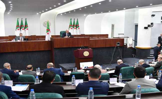 تحرك برلماني لتنظيم نشاط المؤثرين قانونيا