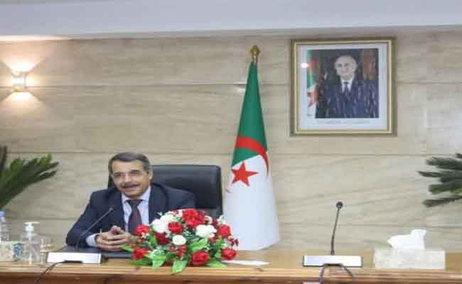 بو الزرد يؤكد رفع المنحة السياحية قبل موسم الإصطياف