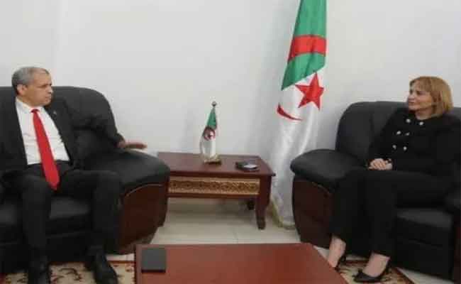 حملاوي تستقبل رئيس مؤسسة “صناعة الغد”