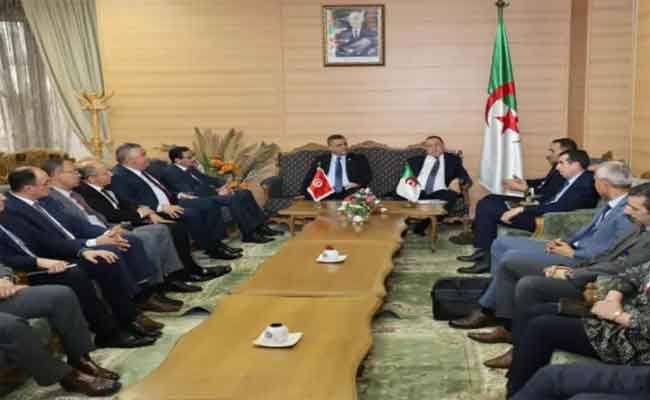 مراد يترأس رفقة نظيره التونسي أشغال اللقاء الثنائي المُوسع الجزائري-التونسي 