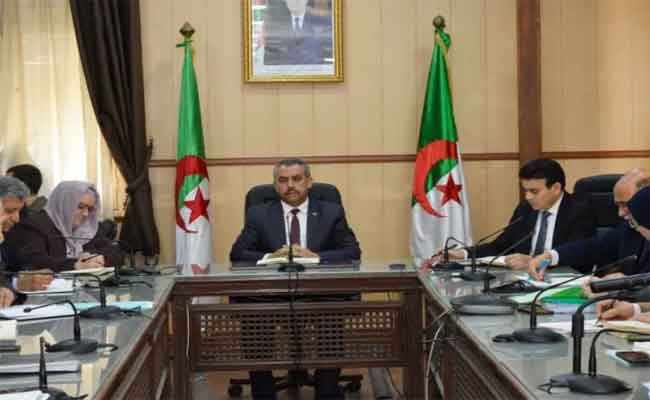 سعداوي يؤكد أن المنظمات النقابية المعتمدة يُسمح لها أن تُعيّن ممثلا نقابيا