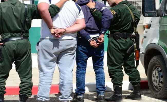 تفكيك شبكة إجرامية تحترف تجارة المخدرات بأم البواقي