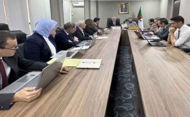 زيتوني يترأس رفقة بن مولود اجتماعا حول رقمنة القطاع 