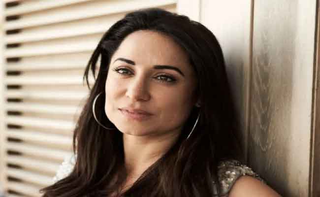 أريج السحيري للمرة الثانية في مهرجان كان السينمائي الدولي بفيلم سماء بلا أرض…