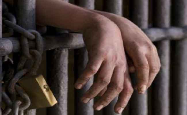 إدانة موظف بميناء الجزائر بـ5 سنوات تورط في تهريب مهاجرين سريين في حاويات فارغة