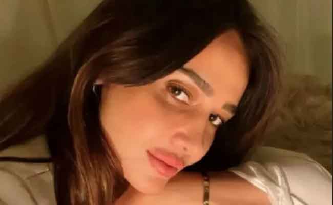 خطوة مفاجئة من ابنة حلا شيحة وهذا رد فعل والدتها