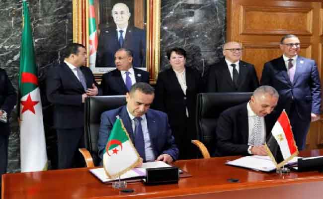 إشراف عرقاب ووزير خارجية مصر على مراسم توقيع مذكرة تفاهم بين سونلغاز وشركة السويدي إلكتريك