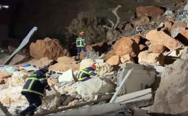 انهيار سكنات قصديرية بوهران يخلف 4 قتلى و13 جريحا 